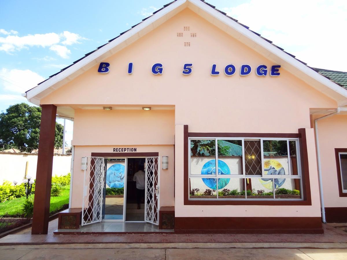 Big 5 Junior Lodge Lubumbashi Exterior foto
